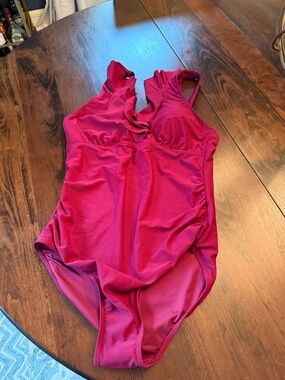 Holipick Magenta One-Piece Ruffled Swimsuit L